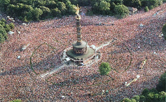 Travel Back To 90s Berlin When A Million Ravers Hit The Streets For The Love Parade Insomniac