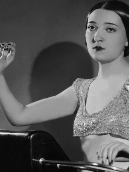 Clara Rockmore: Theremin Witch