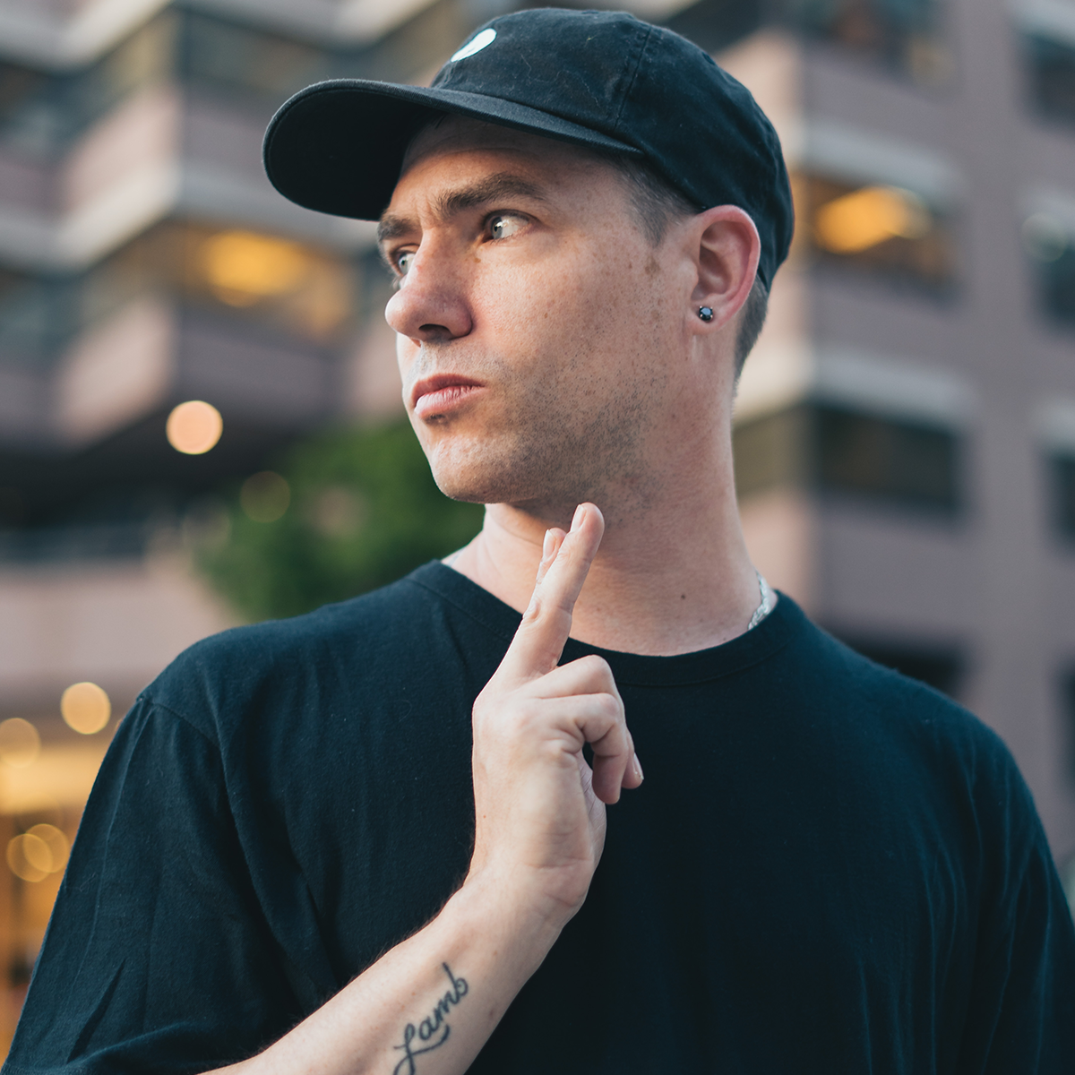 Sinden Pays Tribute to Ajax With Driving Remix of “I’m Hot” | Insomniac