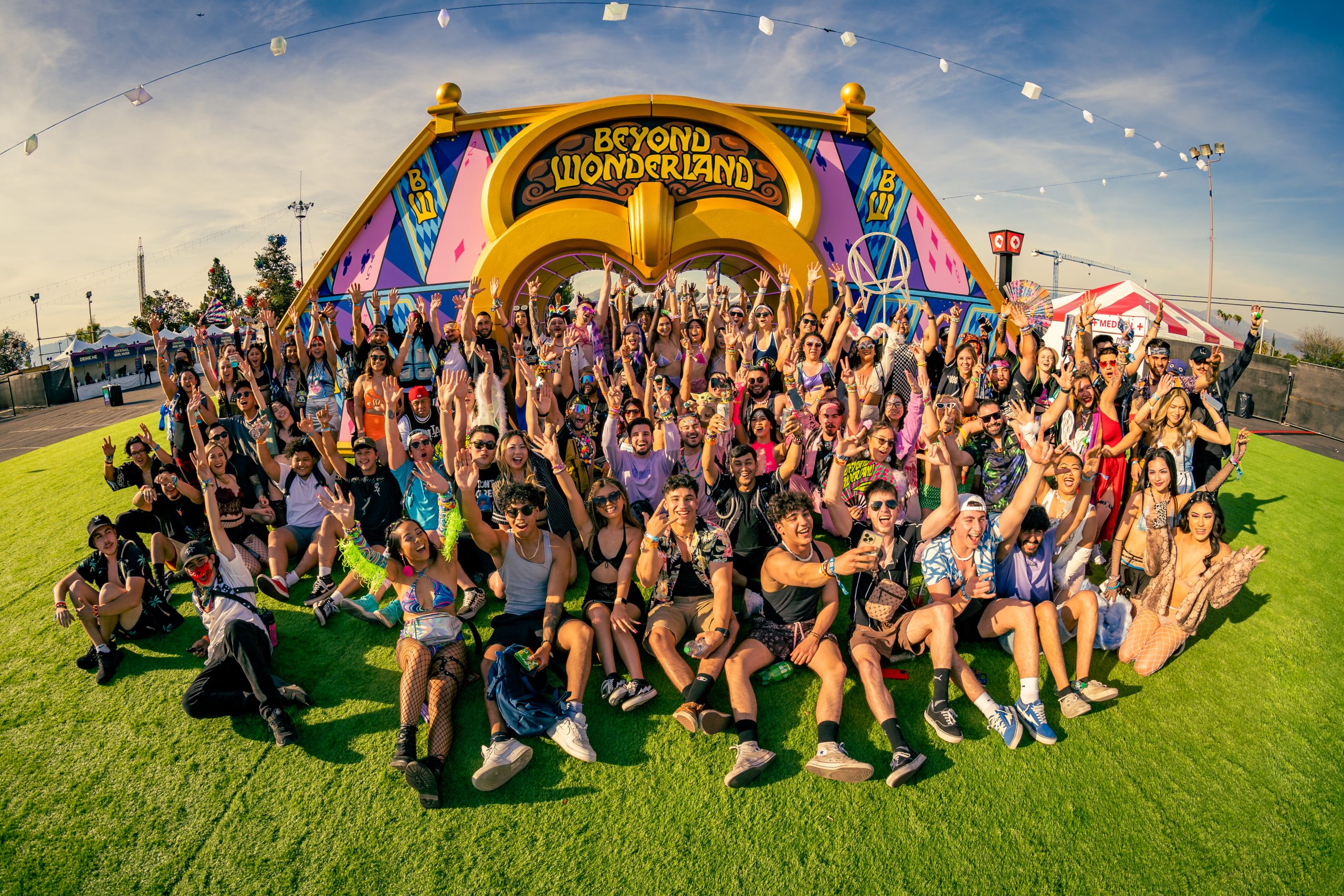 Oh the time is slipping away as the - Beyond Wonderland