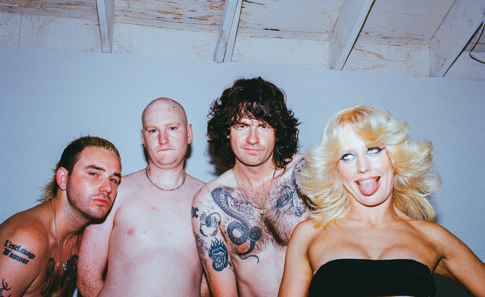 Amyl and The Sniffers