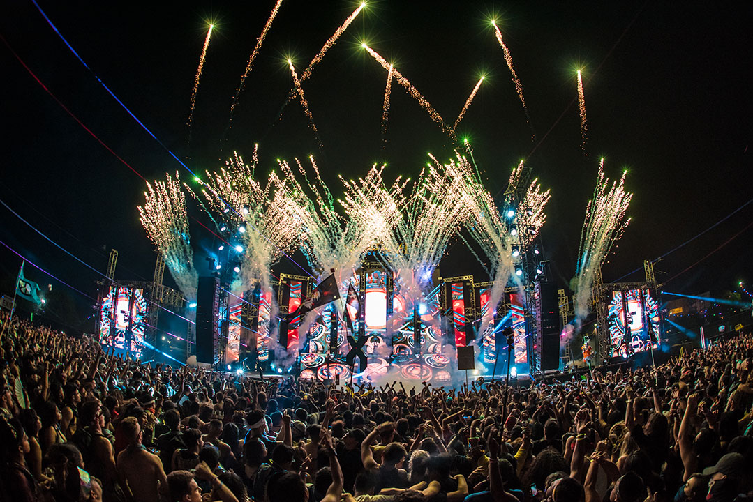 Fireworks at Wolves' Den