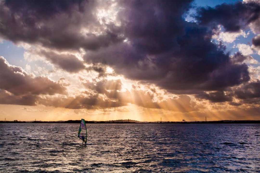 Wind & Kite Surfing