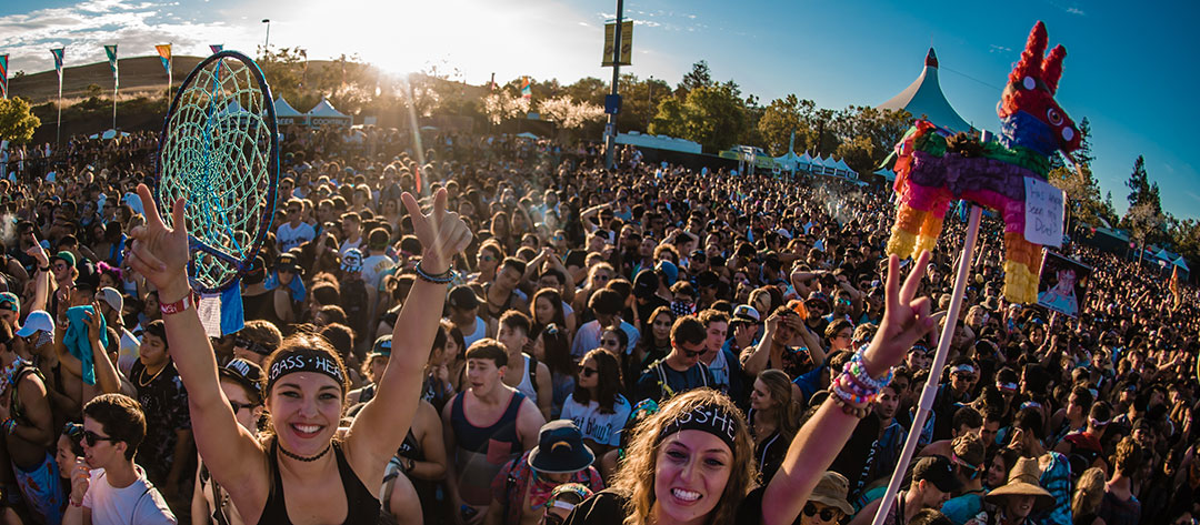Totems above the crowd