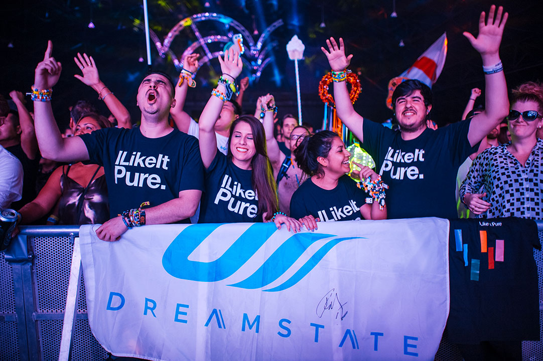 Headliners with a Dreamstate flag