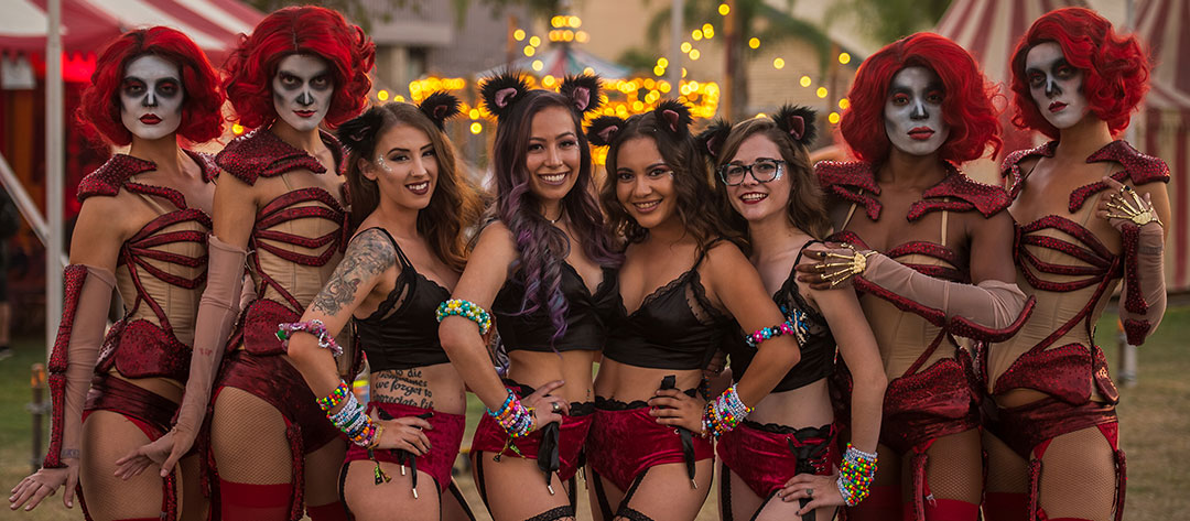 Headliners posing with performers