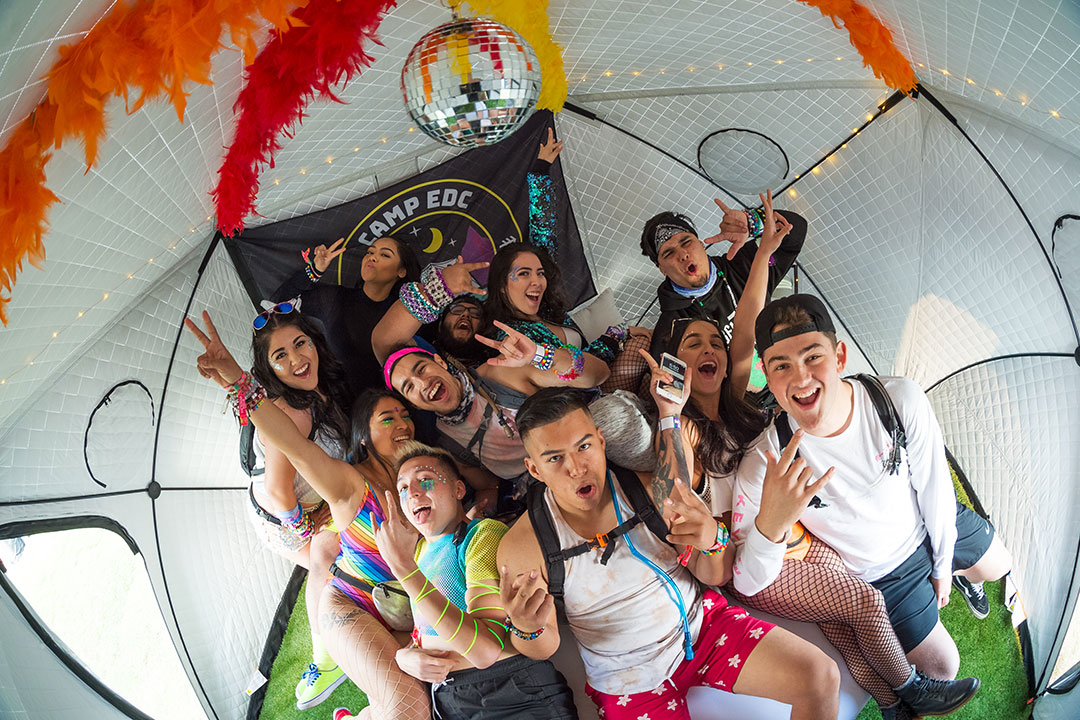 A group of Headliners inside a ShiftPod2