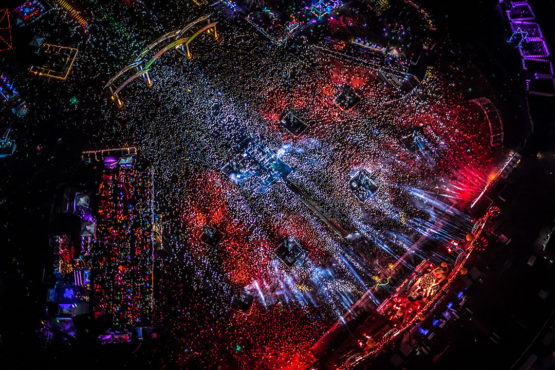 aerial view of the crowd