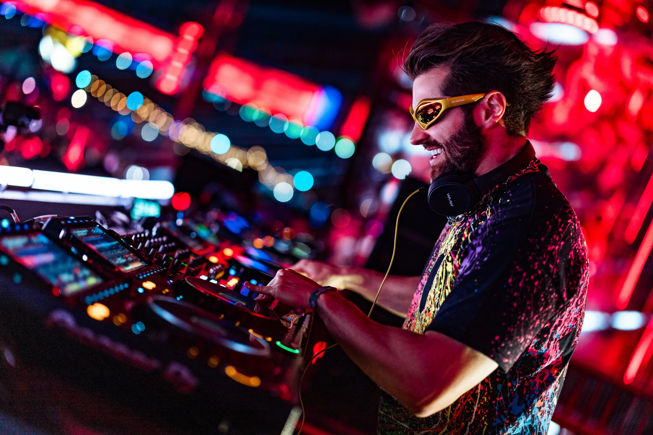 DJ