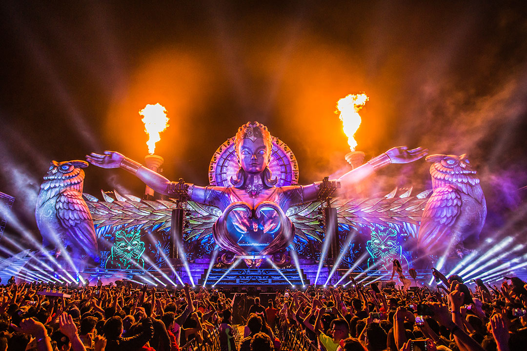kineticFIELD stage