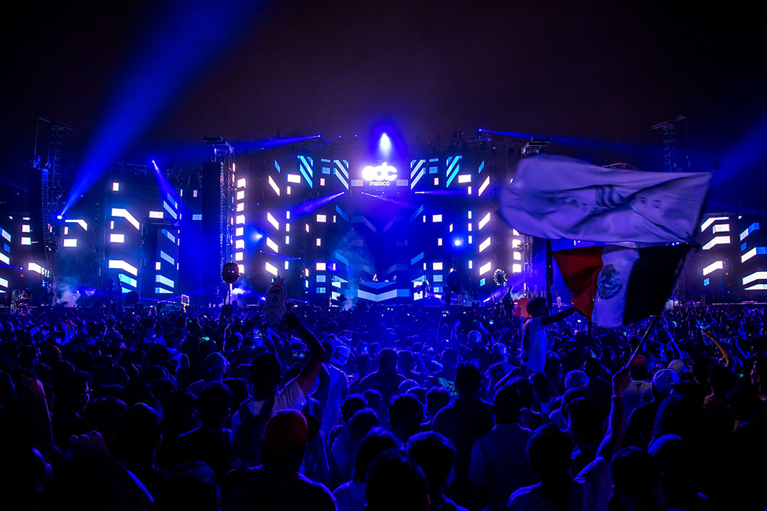 circuitGROUNDS glowing blue