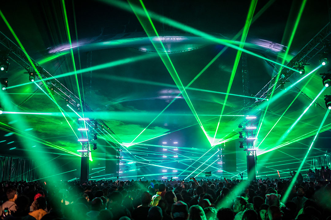 Green lasers at neonGARDEN