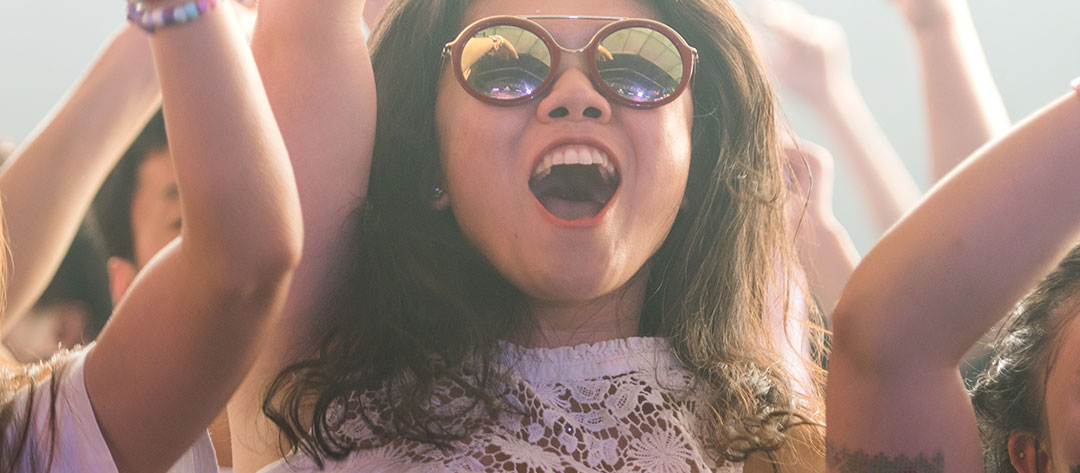 A Headliner in sunglasses