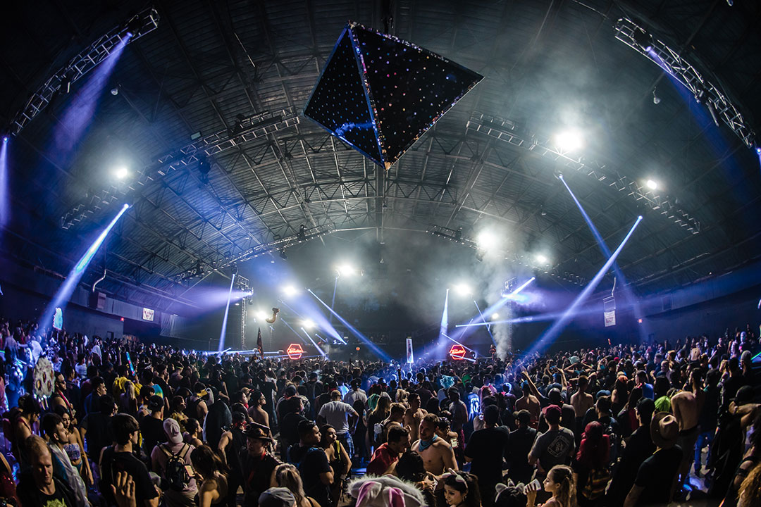 A crowd at the stage
