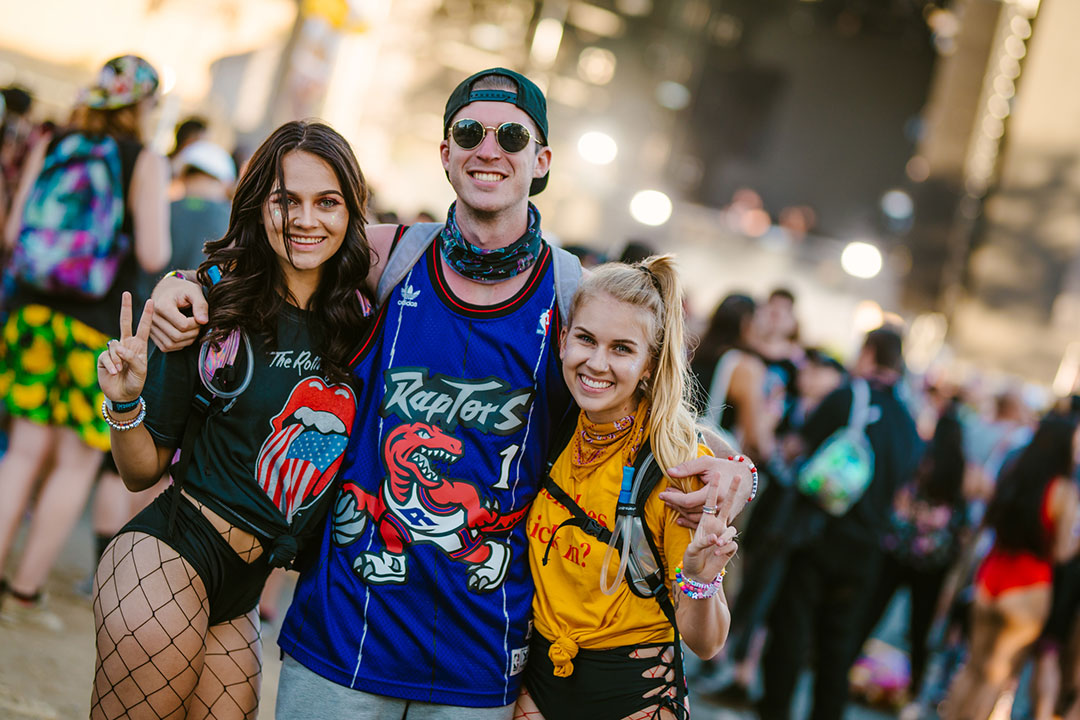 Smiling Headliners