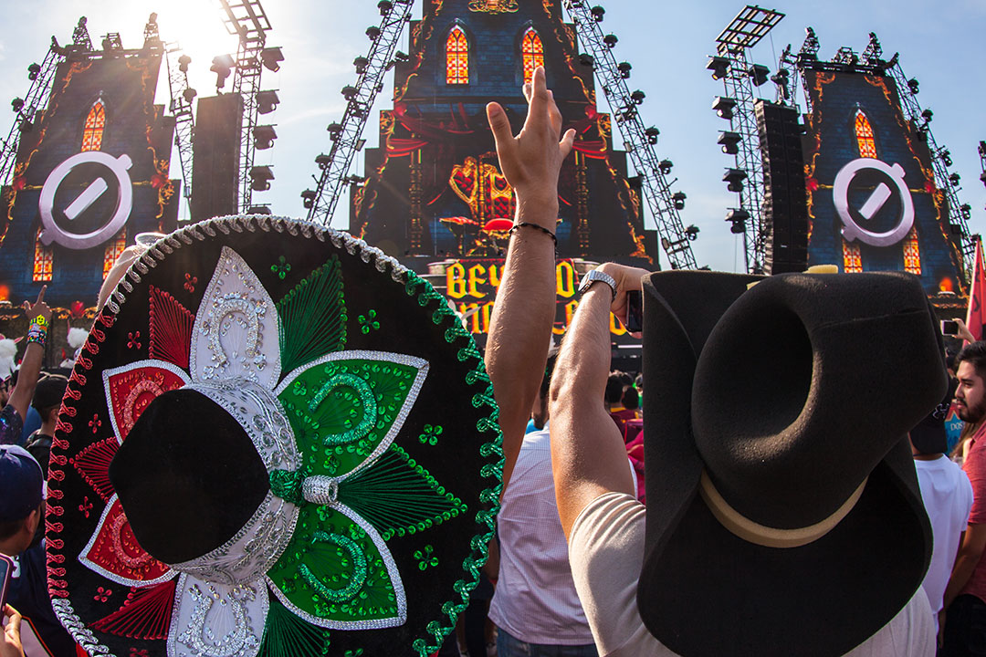 Fans in hats