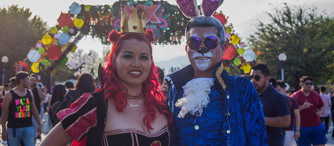 Two Headliners in Wonderland costumes