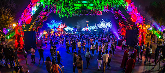 Headliners walking around