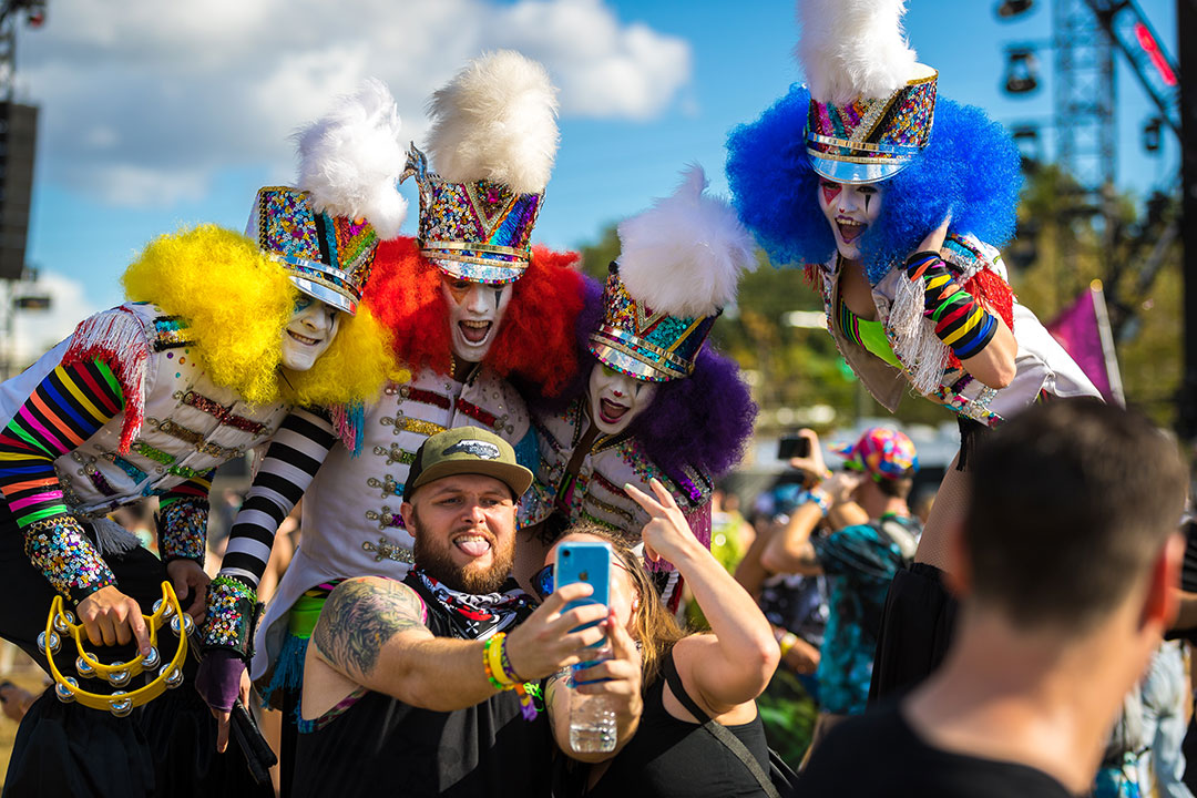 selfie with clowns