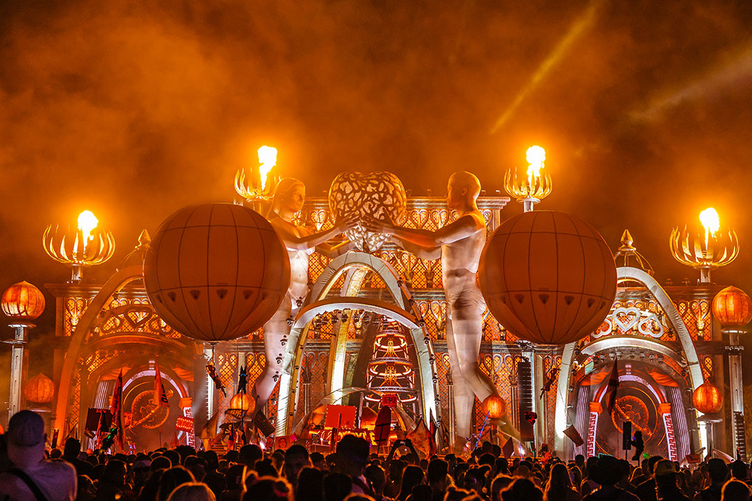 kineticFIELD