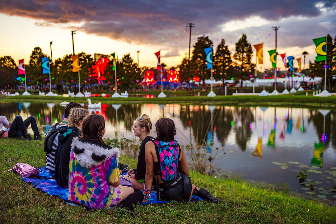 Headliners by the lake