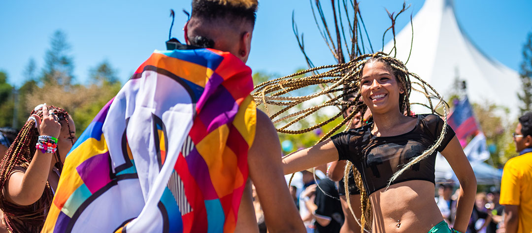 Headliners dancing
