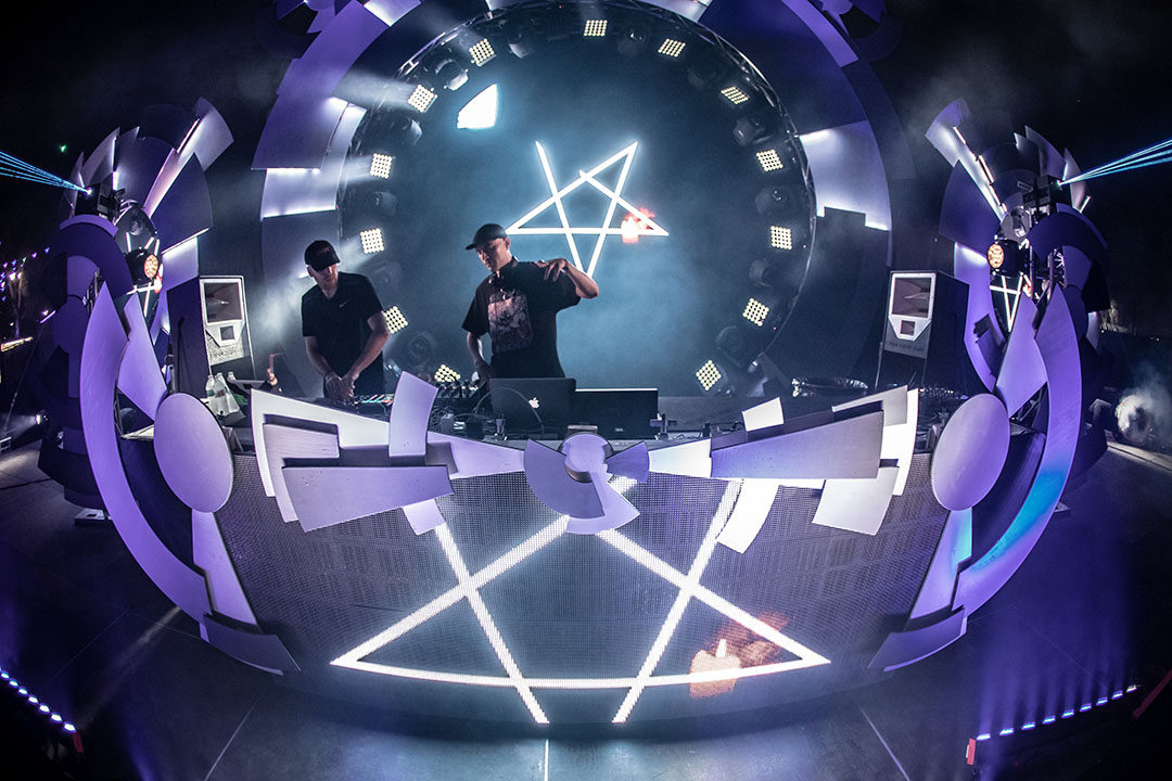 area z stage