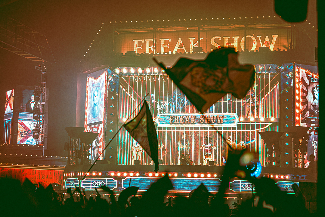 psycho circus stage
