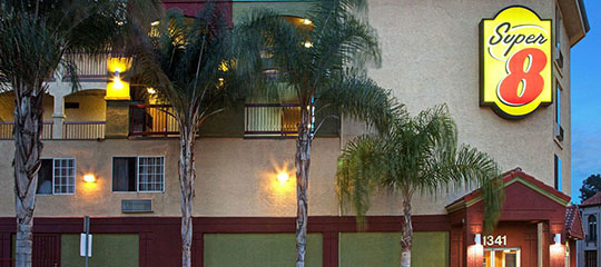 Super-8-by-Wyndham-Los-Angeles-Downtown