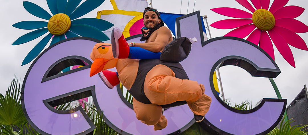 A Headliner in a turkey costume